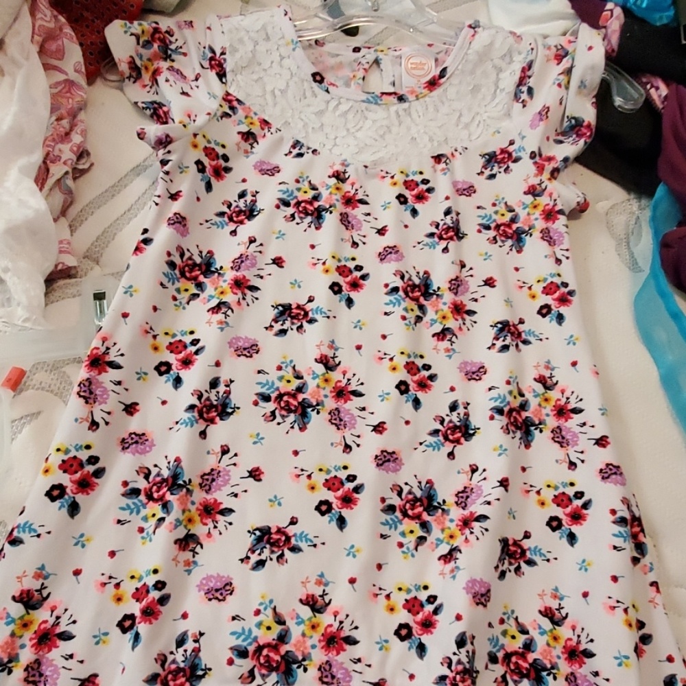 Girls lace top